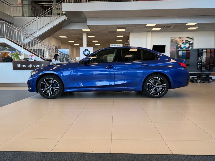 BMW Seria 3, 330E XDRIVE, 2023, 22400 km