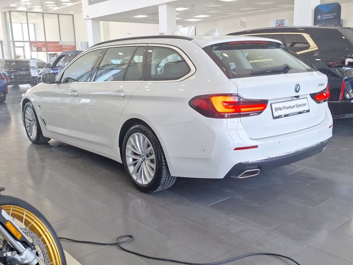 BMW Seria 5, 530E TOURING, 2023, 23700 km
