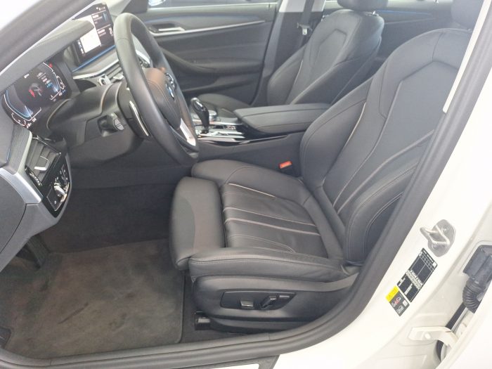 BMW Seria 5, 530E TOURING, 2023, 23700 km