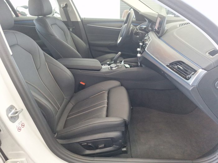BMW Seria 5, 530E TOURING, 2023, 23700 km
