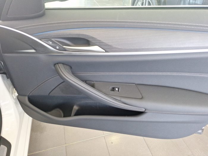 BMW Seria 5, 530E TOURING, 2023, 23700 km