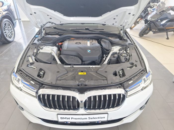 BMW Seria 5, 530E TOURING, 2023, 23700 km
