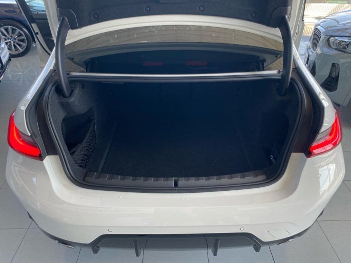 BMW Seria 3, 318I, 2024, 10214 km