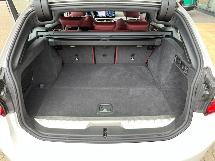 BMW Seria 3, 330E XDRIVE TOURING, 2024, 34803 km