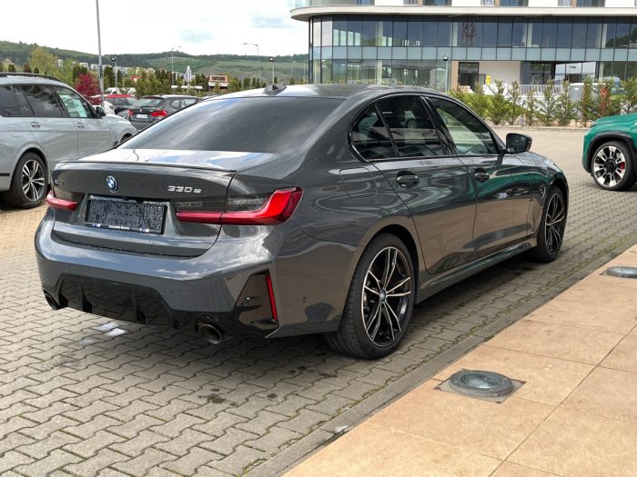 BMW Seria 3, 330E XDRIVE, 2024, 40400 km