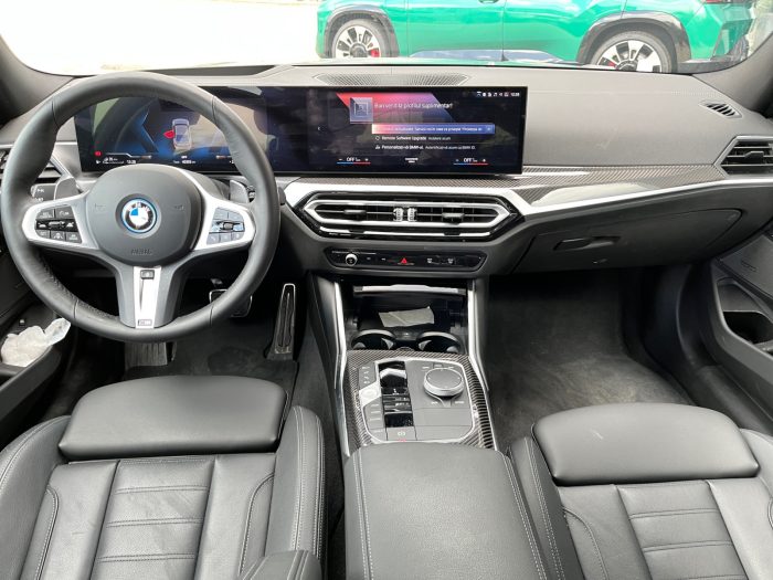 BMW Seria 3, 330E XDRIVE, 2024, 40400 km