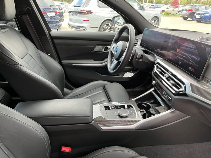 BMW Seria 3, 330E XDRIVE, 2024, 40400 km