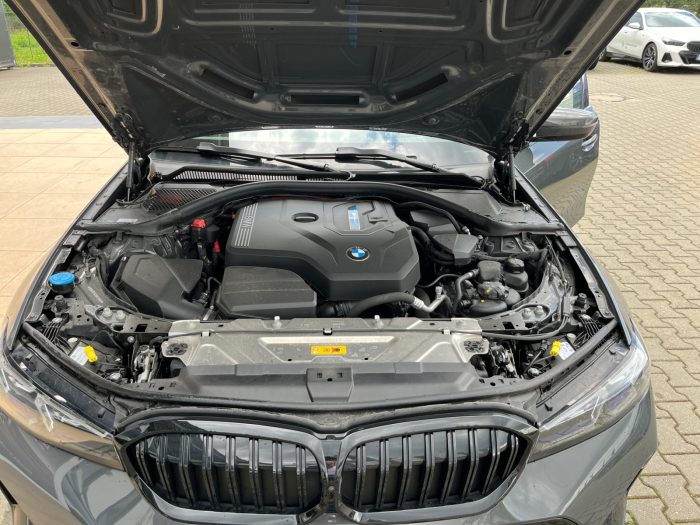 BMW Seria 3, 330E XDRIVE, 2024, 40400 km