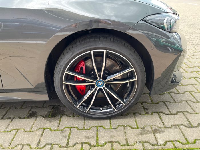 BMW Seria 3, 330E XDRIVE, 2024, 40400 km