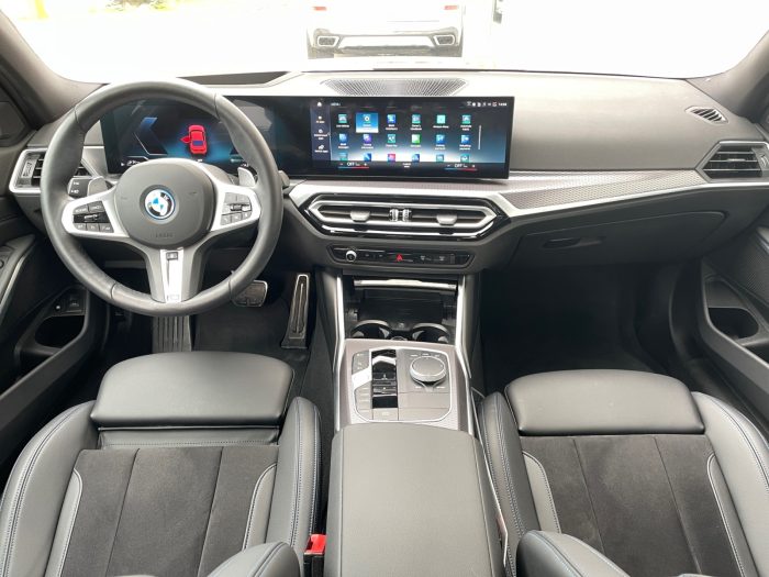 BMW Seria 3, 330E, 2024, 22500 km