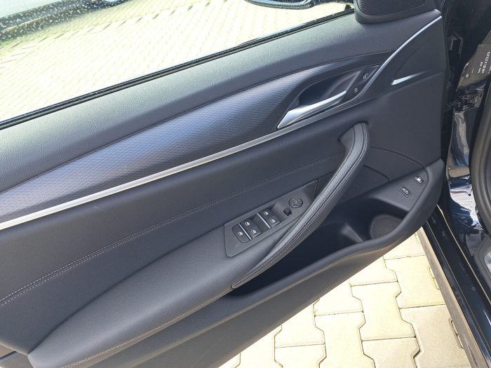 BMW Seria 5, 520E, 2022, 32805 km