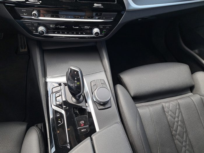 BMW Seria 5, 520E, 2022, 32805 km