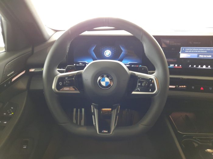 BMW Seria 5, 520I, 2024, 30200 km