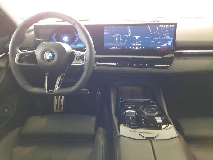 BMW Seria 5, 520I, 2024, 30200 km