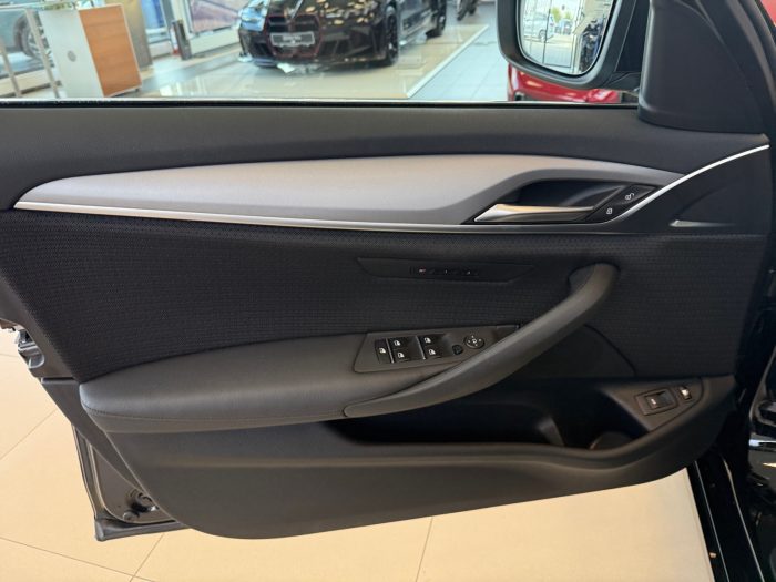 BMW Seria 5, 530E TOURING, 2021, 95650 km