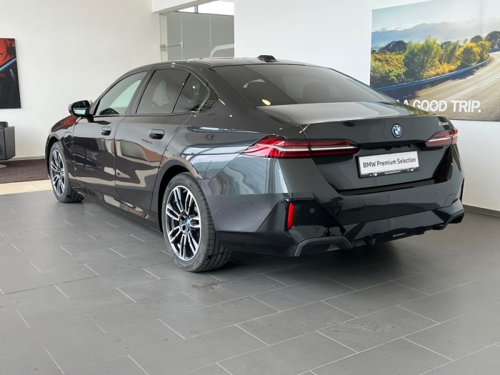 BMW Seria 5, 530E, 2024, 18100 km
