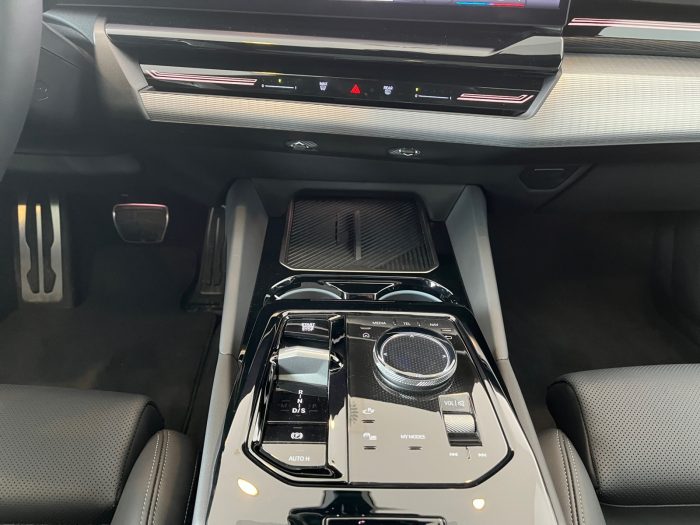 BMW Seria 5, 530E, 2024, 18100 km