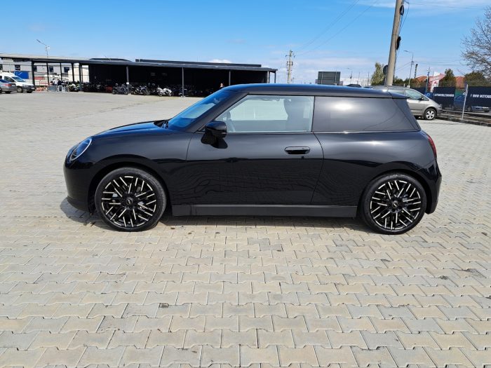 MINI Cooper E, COOPER SE, 2024, 7124 km
