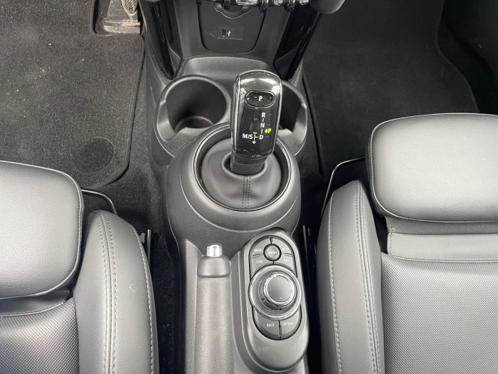 MINI Hatch 3 usi, COOPER, 2022, 16045 km