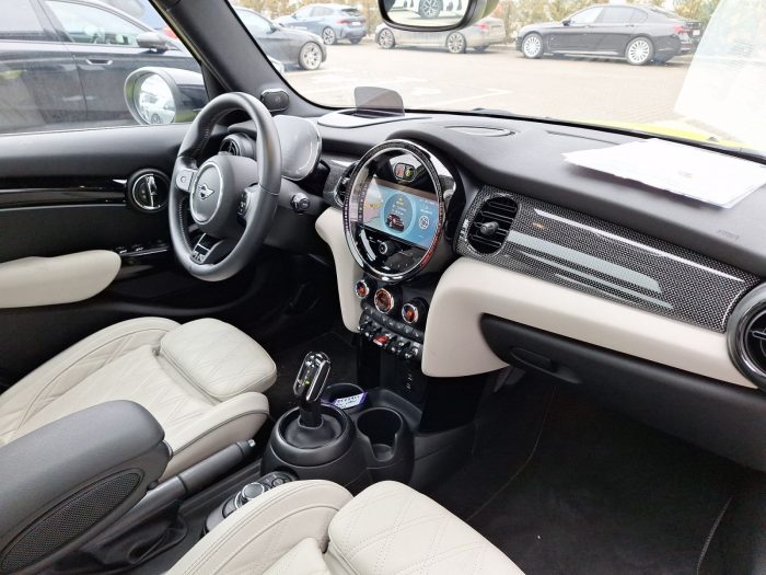 MINI Hatch 5 usi, COOPER, 2022, 29200 km