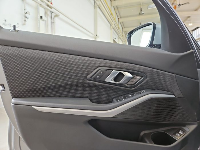 BMW Seria 3, 318D, 2023, 26208 km