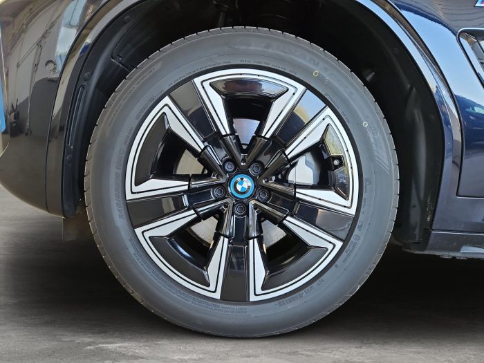 BMW iX, IX3, 2022, 41997 km