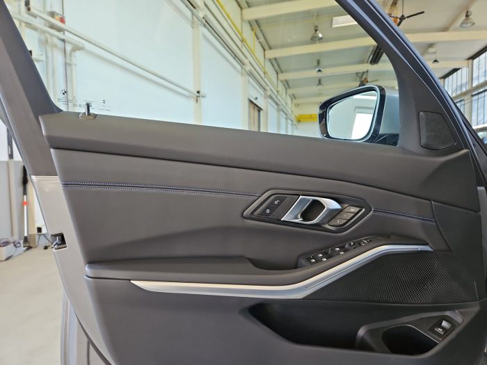 BMW Seria 3, 320D, 2024, 27118 km