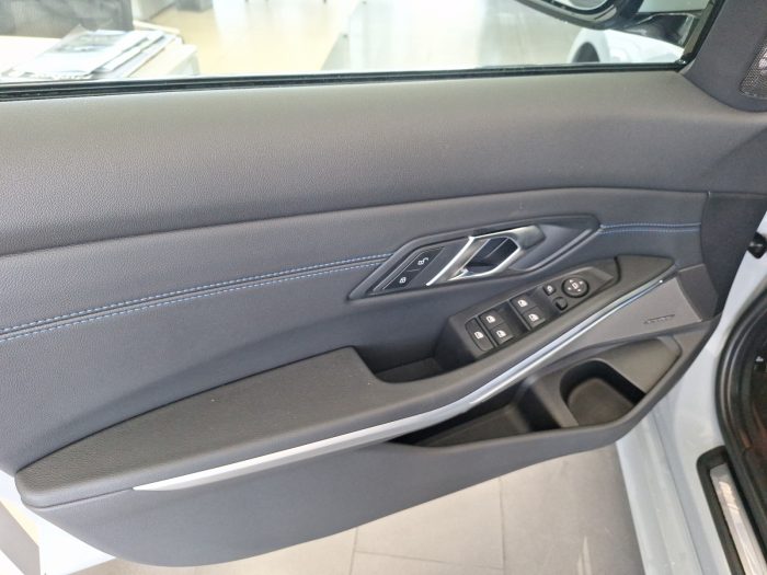 BMW Seria 3, 320D XDRIVE, 2024, 10983 km