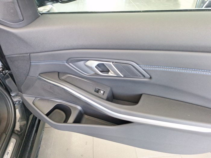 BMW Seria 3, 320I XDRIVE, 2024, 10400 km