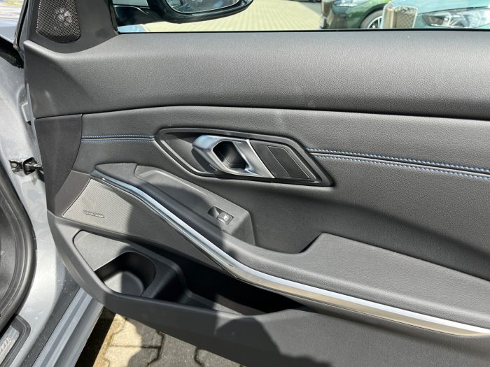 BMW Seria 3, 320I XDRIVE, 2024, 6591 km