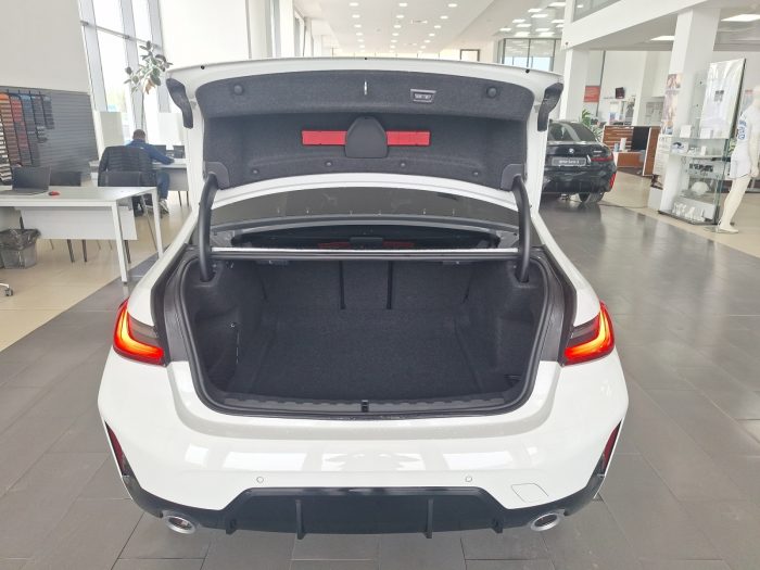 BMW Seria 3, 320I XDRIVE, 2024, 7668 km