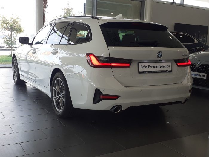 BMW Seria 3, 330E TOURING, 2021, 71100 km