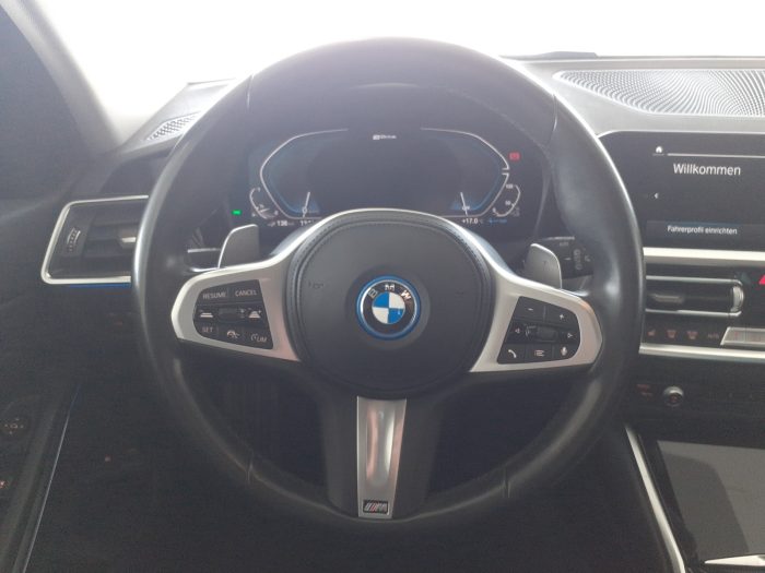 BMW Seria 3, 330E TOURING, 2021, 71100 km