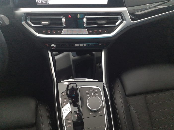 BMW Seria 3, 330E TOURING, 2021, 71100 km