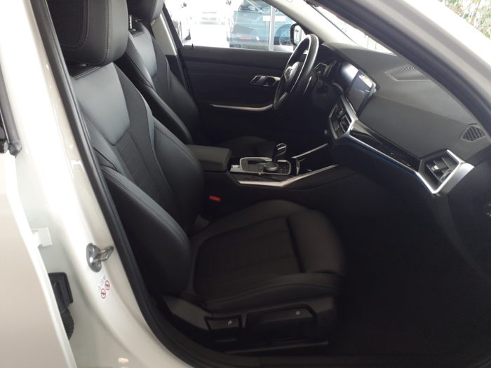 BMW Seria 3, 330E TOURING, 2021, 71100 km