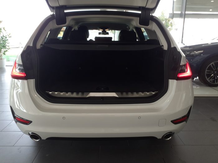 BMW Seria 3, 330E TOURING, 2021, 71100 km
