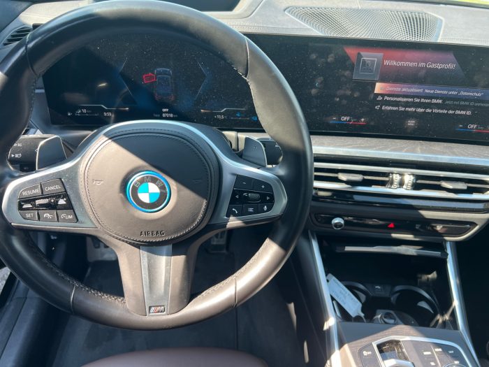 BMW Seria 3, 330E XDRIVE, 2022, 87100 km