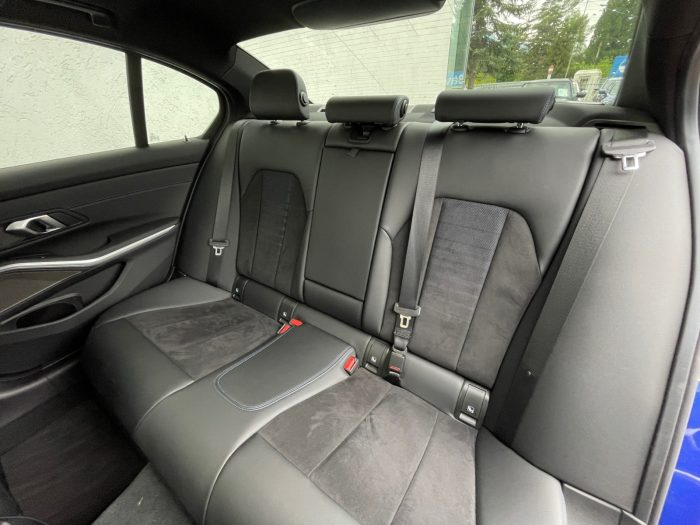 BMW Seria 3, 330E XDRIVE, 2024, 14407 km