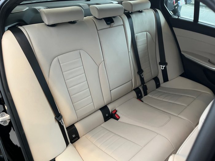 BMW Seria 3, 330E XDRIVE, 2024, 9664 km