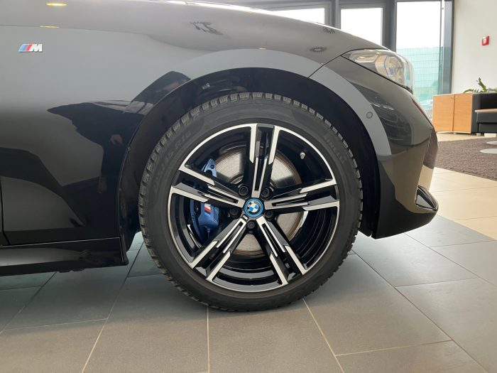 BMW Seria 3, 330E XDRIVE, 2024, 9664 km