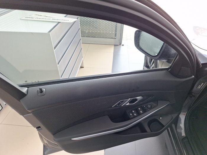 BMW Seria 3, 330E, 2020, 62600 km