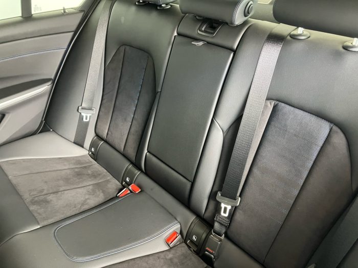BMW Seria 3, 330I XDRIVE, 2024, 9004 km