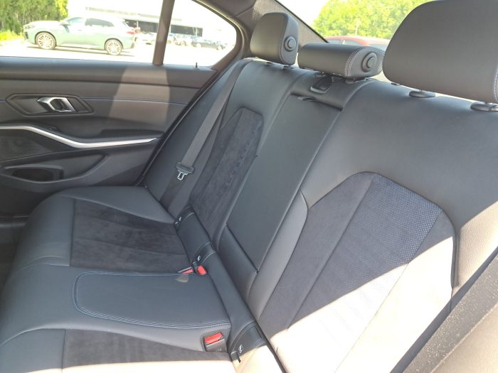 BMW Seria 3, 330I, 2023, 14200 km