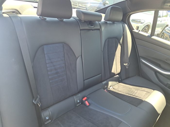 BMW Seria 3, 330I, 2023, 14200 km