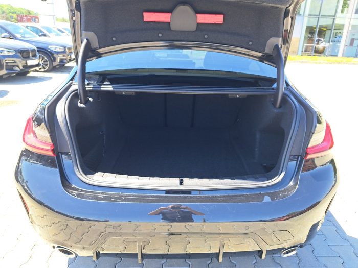 BMW Seria 3, 330I, 2023, 14200 km