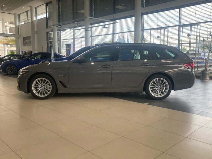 BMW Seria 5, 530E XDRIVE TOURING, 2021, 66400 km