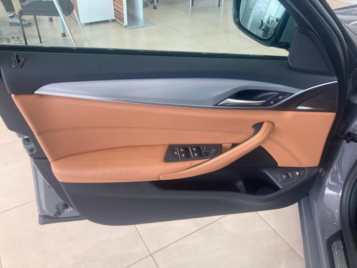 BMW Seria 5, 530E XDRIVE TOURING, 2021, 66400 km
