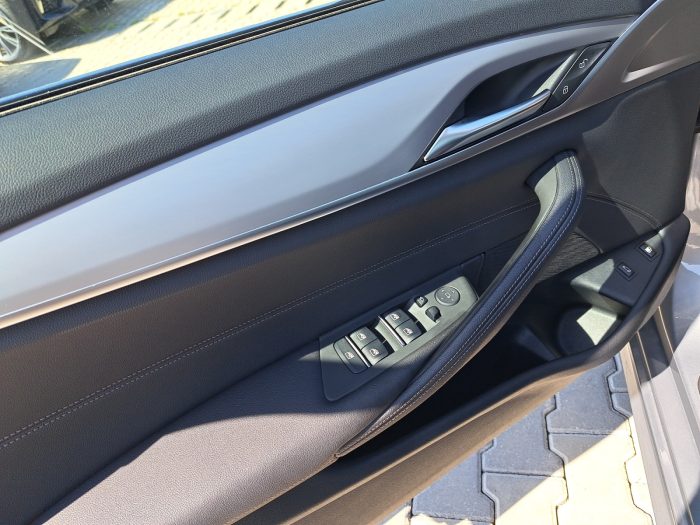 BMW Seria 5, 530E XDRIVE, 2022, 86700 km