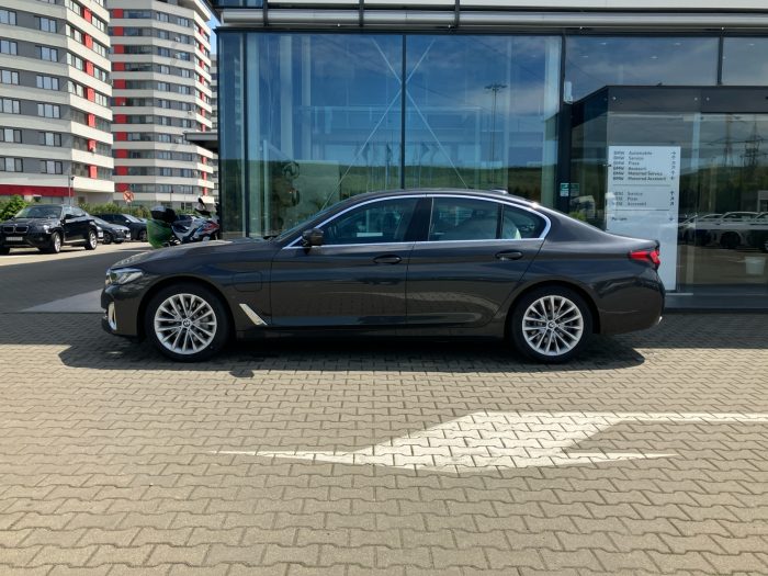 BMW Seria 5, 530E, 2021, 74100 km