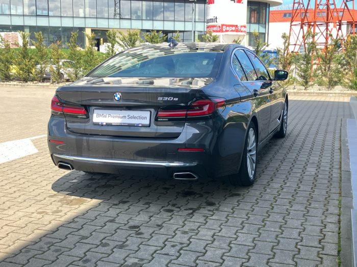 BMW Seria 5, 530E, 2021, 74100 km